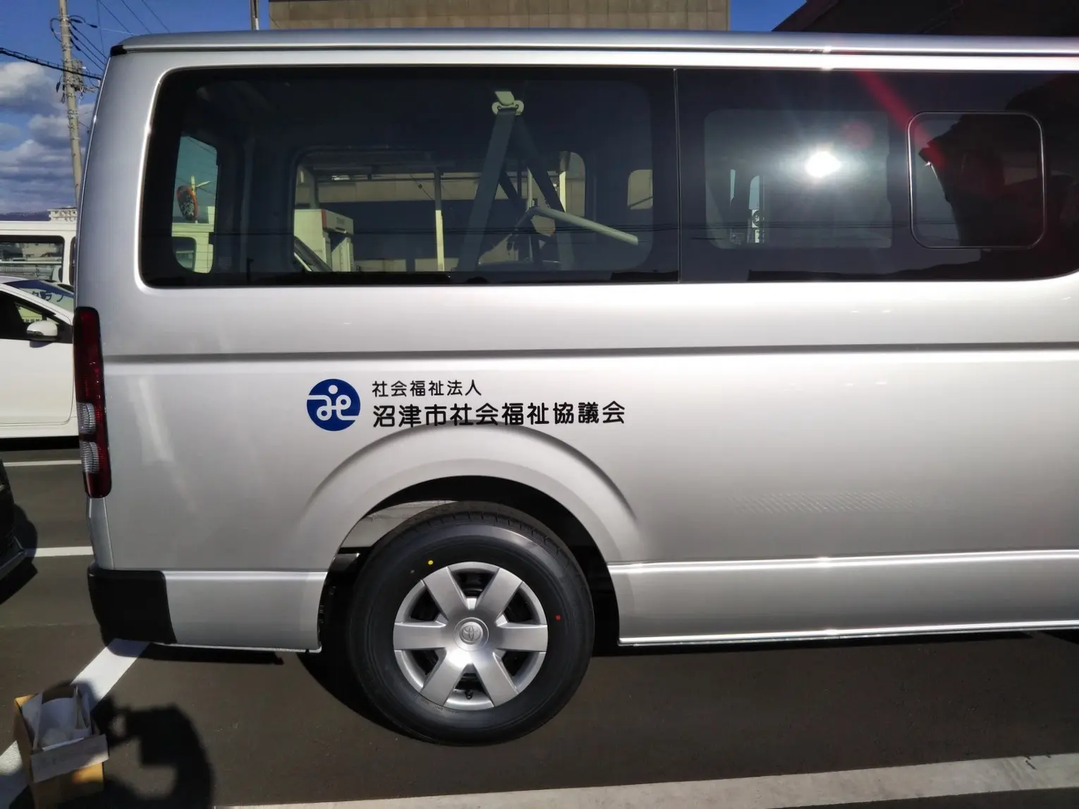 福祉車両マーキング - 有限会社コバヤシ商会の施工実績